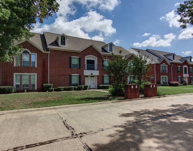 6 Fernwood Dr