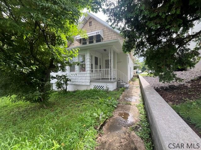 Photo - 129 J St