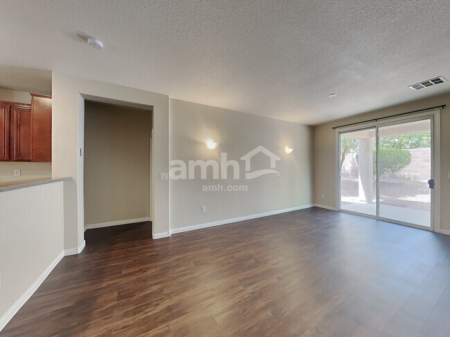 Photo - 6709 Sand Swallow St