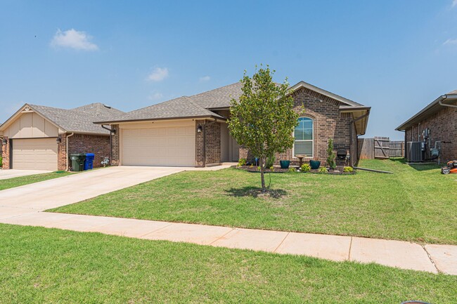 Photo - 3911 Sledmere Ln