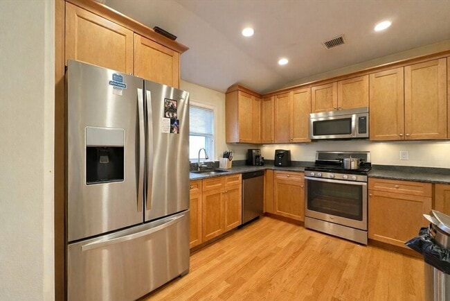 Photo - 50 Carleton St Unit 50