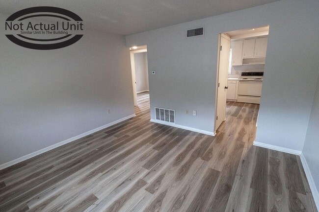 Photo - 2921 Northland Dr Unit 201