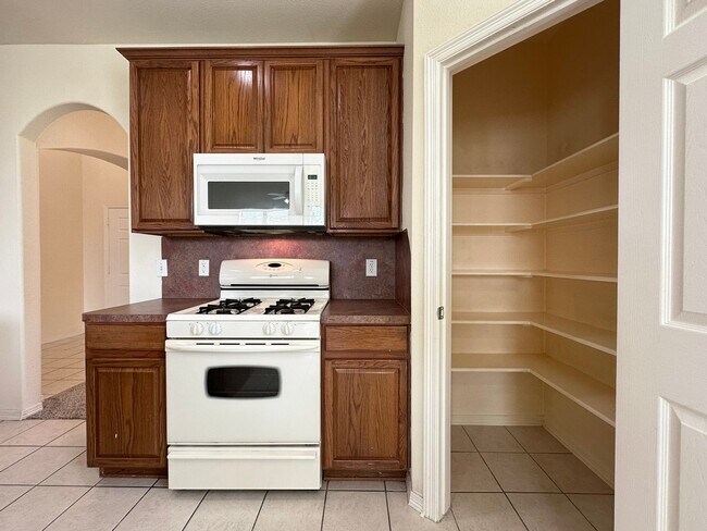 Photo - 2211 Highland Crossing Dr