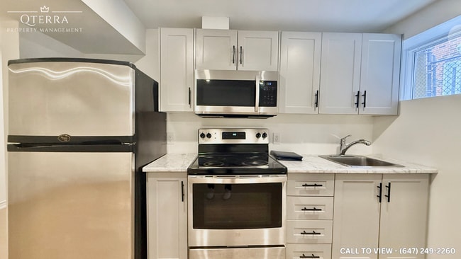 Photo - 508 Rathburn Rd