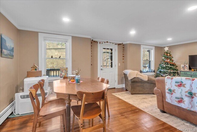 Photo - 10 Spartan Pl