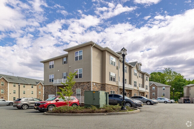 Riverside Arms Apartments - Riverside Arms Apartments