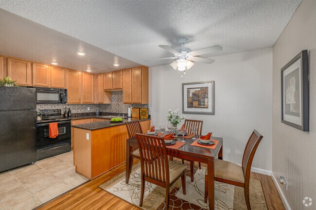 2BR, 2BA - 969SF - Dining Room