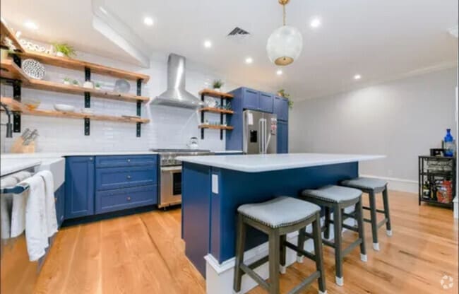 Building Photo - 388 W 4th St Unit 3 Rental