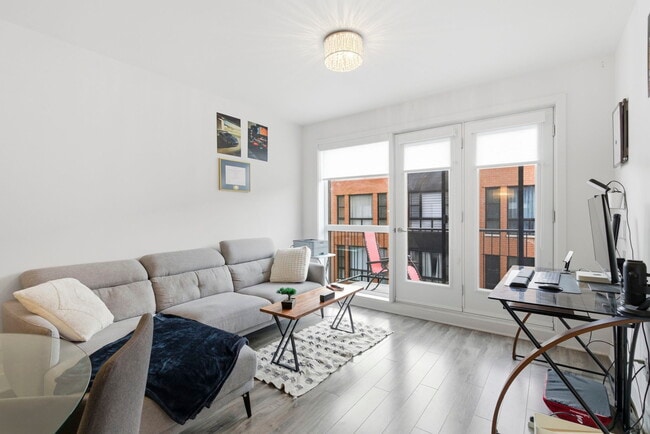 Photo - 2560 Rue Bossuet Unit 403