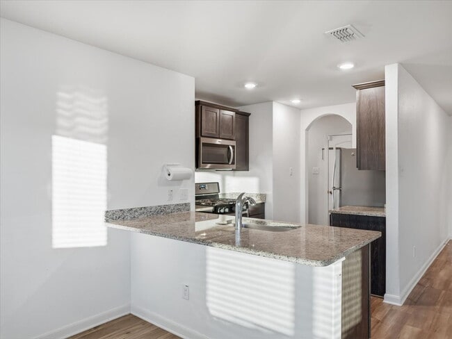 Photo - "Charming 3-Bed Oasis with 2 Full Baths in Heath - 1244 Sq Ft of Comfort with Washer/Dryer Includ...