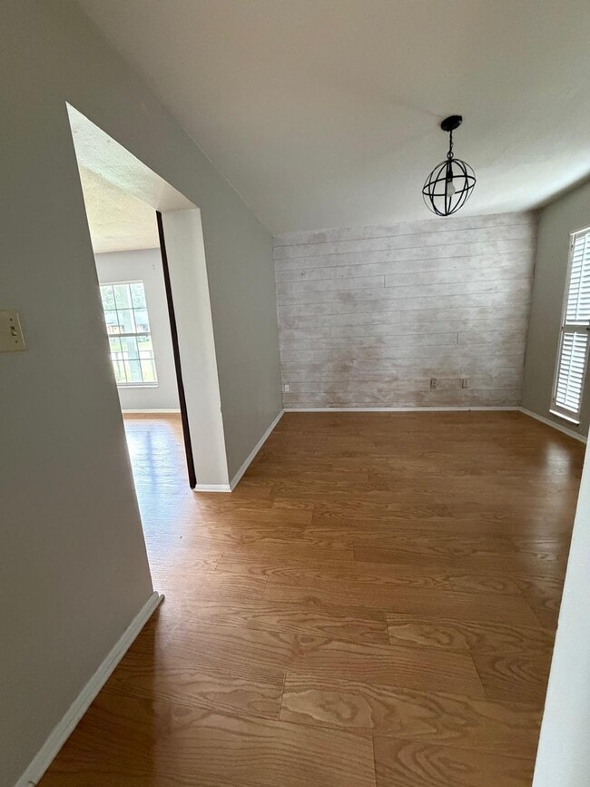 Photo - 1006 Wyoming Ct