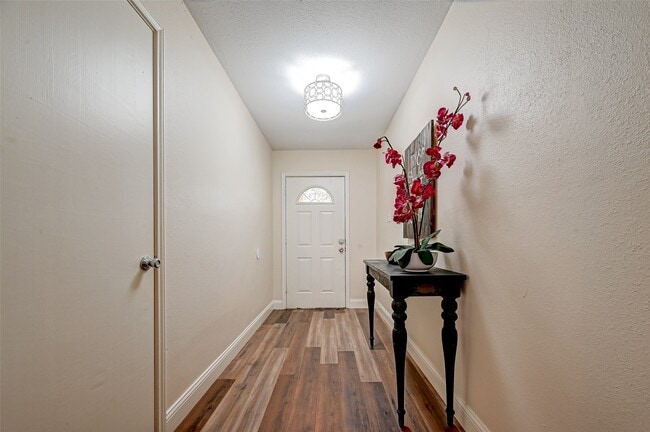 Photo - 3903 Hermitage Hollow Ln