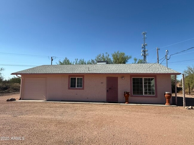 Building Photo - 831 N Arroya Rd