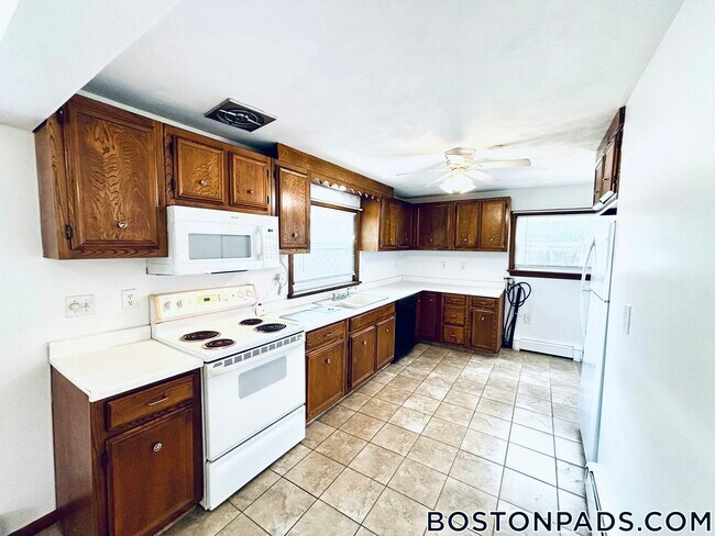 Photo - 16 Indian Rock Dr Unit B