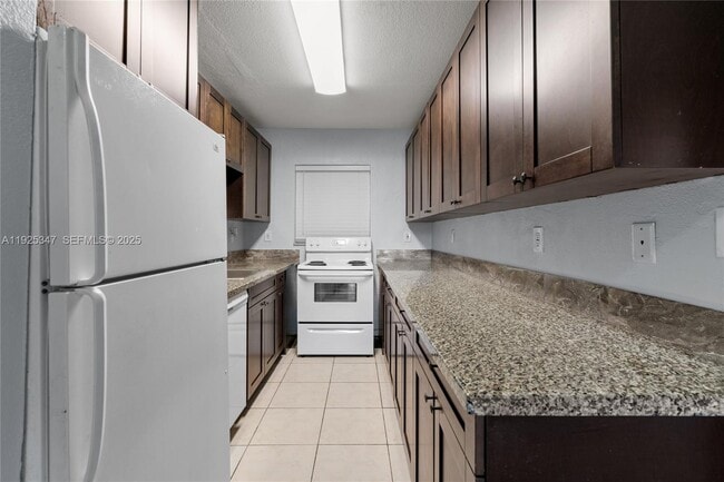 Photo - 980 NE 170th St Unit 118