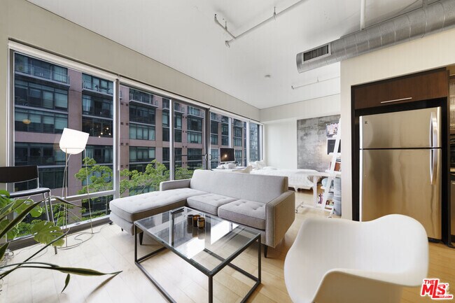 Building Photo - 1100 S Hope St Unit 913 Rental