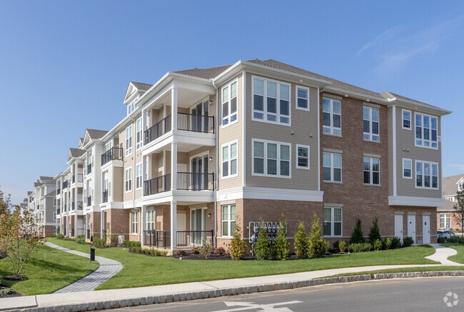 Woodmont Way - West Windsor