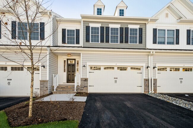 Photo - 17 Lenape Ln Townhome