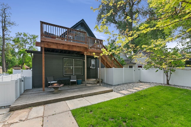 Building Photo - 424 W Oak St Rental