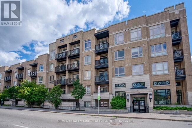 Photo - 429 Kent St Unit 105