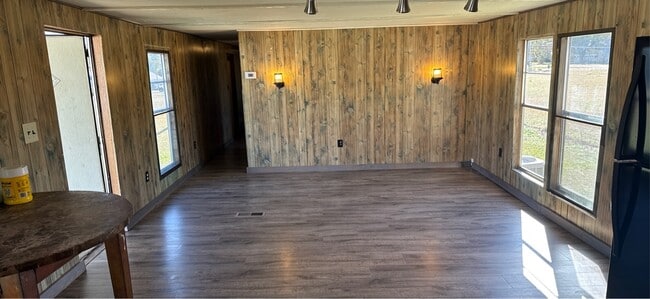 Photo - 112 W Spruce