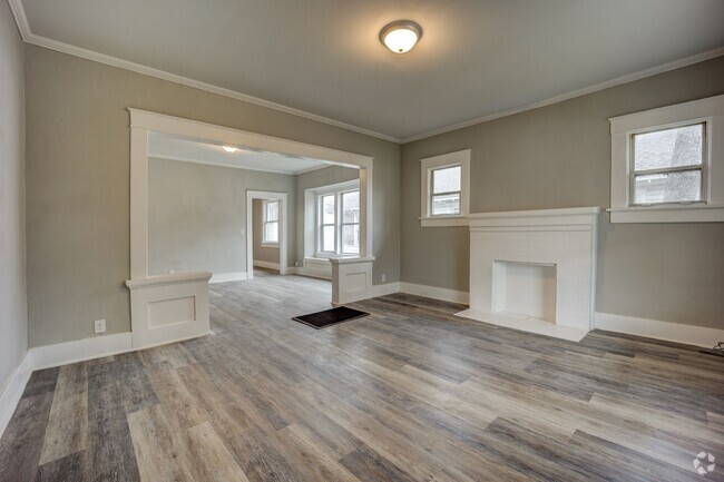 Building Photo - Freshly Updated 3 Bedroom Home
