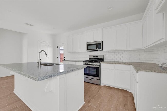 Photo - 18 N Day Lily Ave