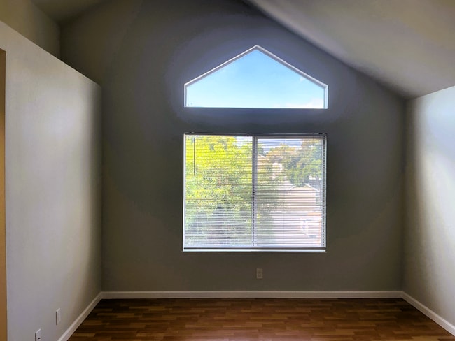 Photo - Comfortable 3-Bedroom, 2.5-Bathroom Home in Desirable Newark Neighborhood