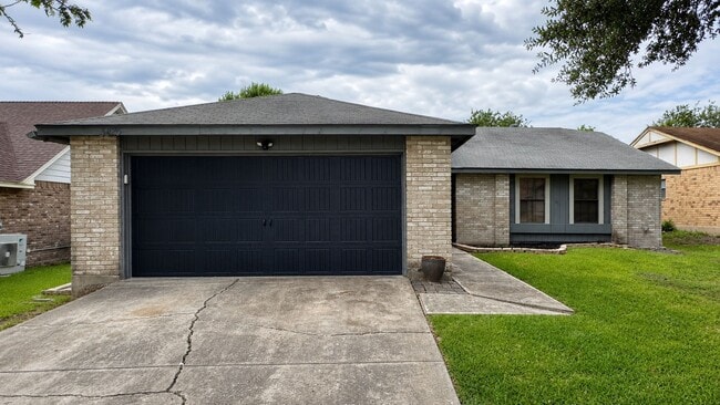 Photo - Spacious 3-bedroom, 2-bath rental offering 1,580 square feet in Schertz!
