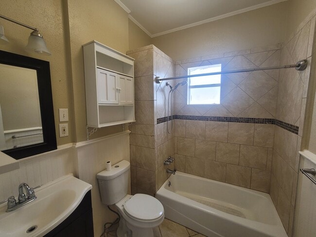 Photo - East End Upstairs 2 Bedroom Cottage