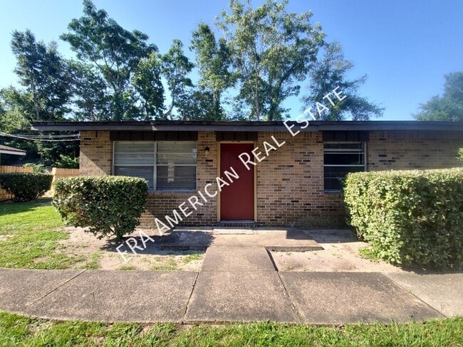 Building Photo - 101 Akron St Unit 101 Akron Drive  D Rental