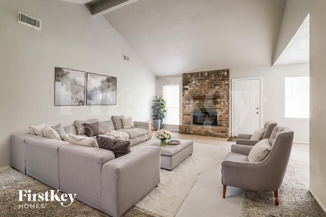 Photo - 13285 Lake Breeze Ln