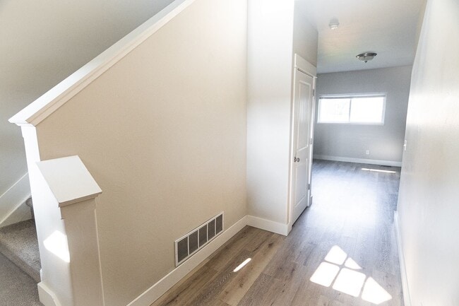 Photo - 2233 Buckrake Ave