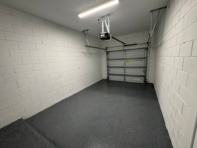 768 Driving Range Ct