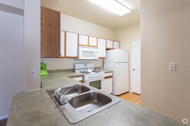 2BR 2BA - 1,049 SF - Cypress Creek at Jason Avenue