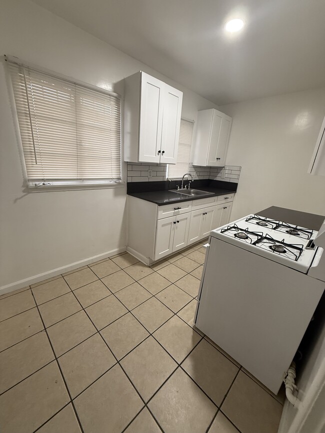 Kitchen - 20 H St Unit Apt B