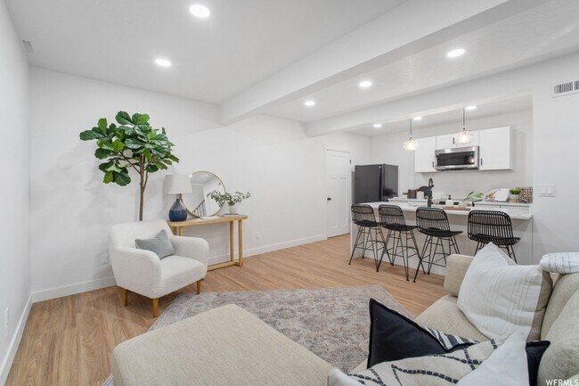 Photo - 5590 S Edgewood Cir Unit 2