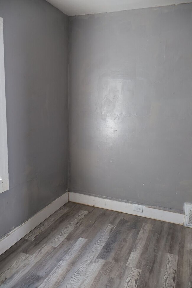 Photo - 6812 Whitney Ave Unit 1