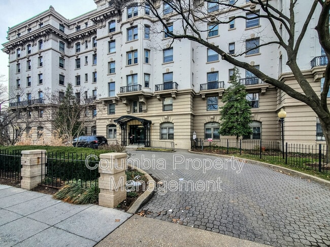 Photo - 3060 16th St NW Unidad Apt 103