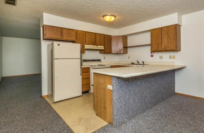 Photo - 525 Henderson Crossing