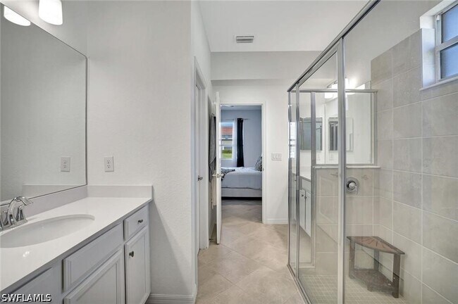 Photo - 2567 Vine Ave