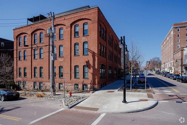 Building Photo - 161 St Paul St Unit 201 Rental