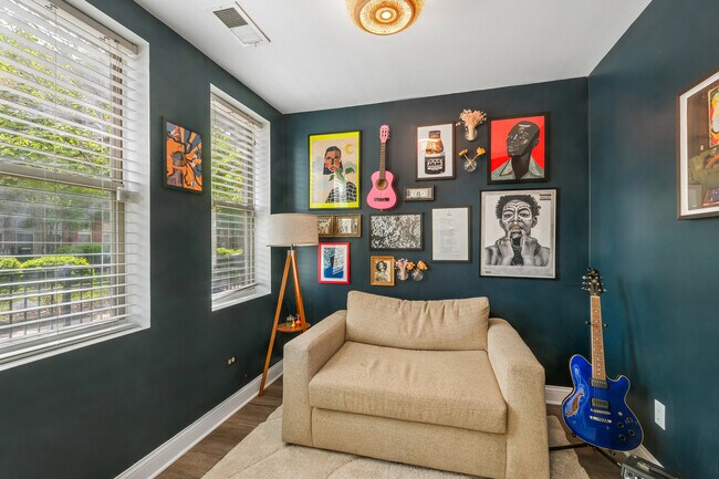 Photo - 2504 S Calumet Ave