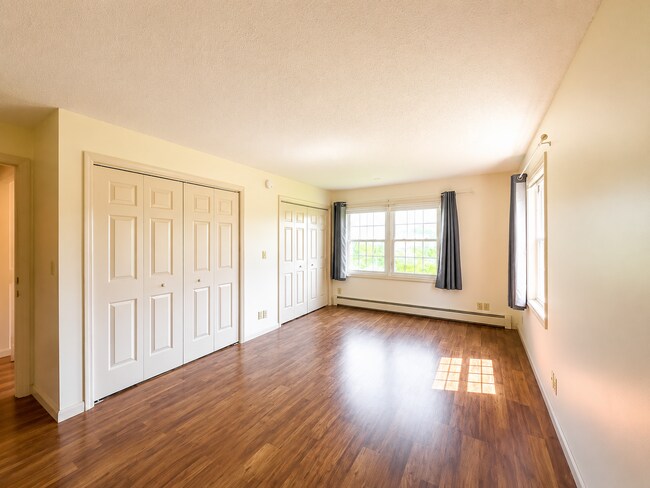 Photo - 243 Eastview Cir