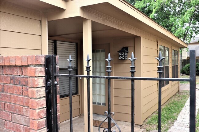 Photo - 7718 High Village Dr