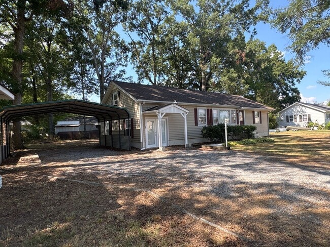 Photo - 902 Evins St