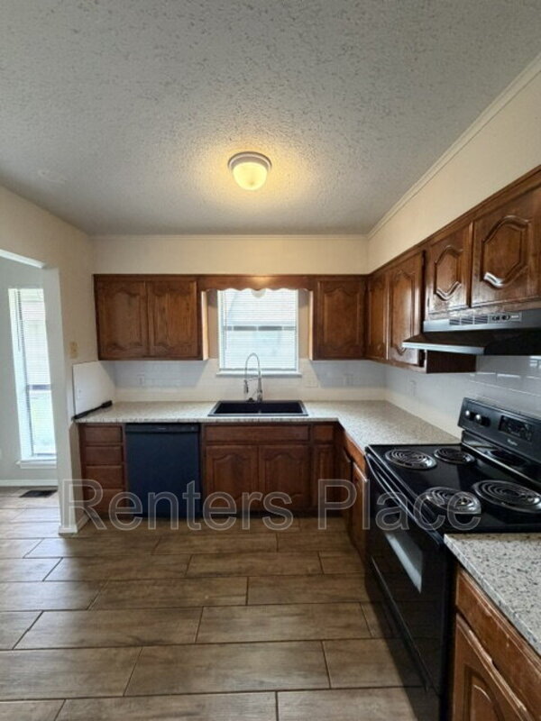 Photo - 1548 E 74th St