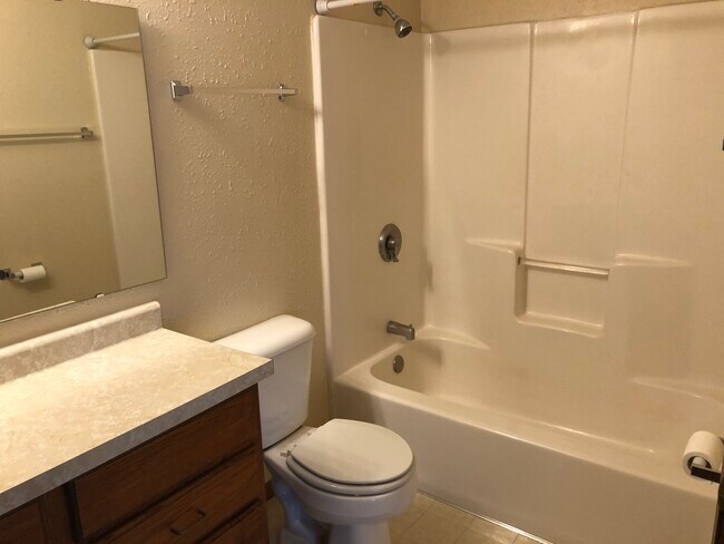 Photo - Kaeding Apartments