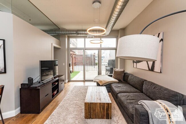 2 bedroom in Chicago IL 60607 - 2 bedroom in Chicago IL 60607 Condo Unit 314