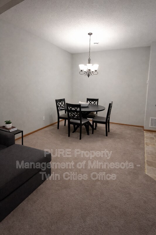 Photo - 15584 Empress Ave N